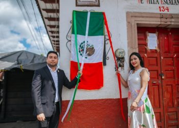 Dayana Pérez encabeza las Fiestas Patrias con la colocación del Bando Solemne