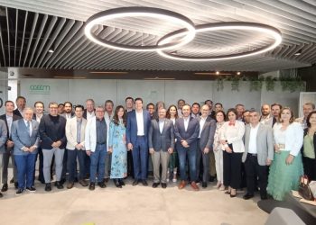 Presenta Alfonso Martínez proyectos de desarrollo a empresarios