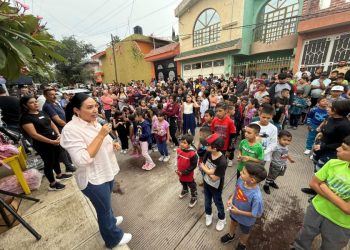 Adriana Campos Huirache continúa apoyando a las familias con el regreso a clases