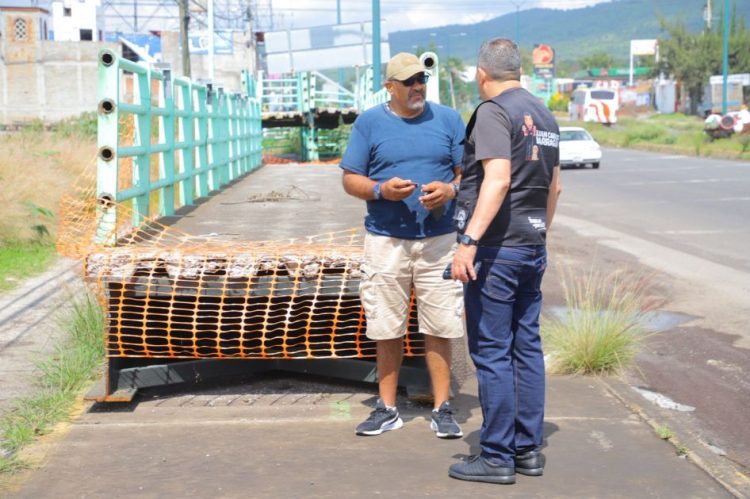 Juan Carlos Barragán exige solución por abandono del puente peatonal en Villas del Pedregal