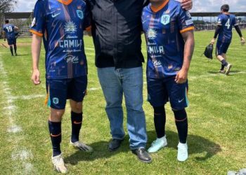 El deporte es salud, Dr SImbad Solorio, entrega uniformes deportivos para Interdependencias