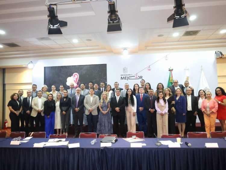 Revisa Vicente Gómez proceso de transición de magistraturas electas