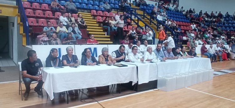 En asamblea, SUEUM acuerda emplazar a huelga a la UMSNH por violaciones contractuales
