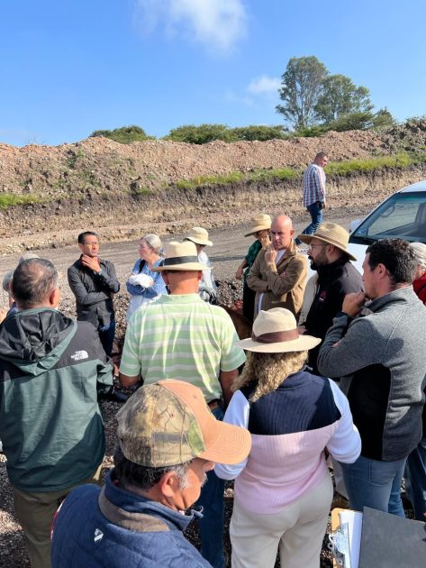 Adolfo Torres se reúne con vecinos de Cerritos de San José en atención a necesidades de infraestructura hídrica