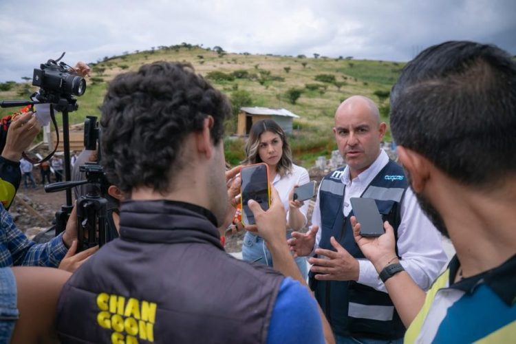 Adolfo Torres se deslinda de encuesta telefónica y no descarta denunciar