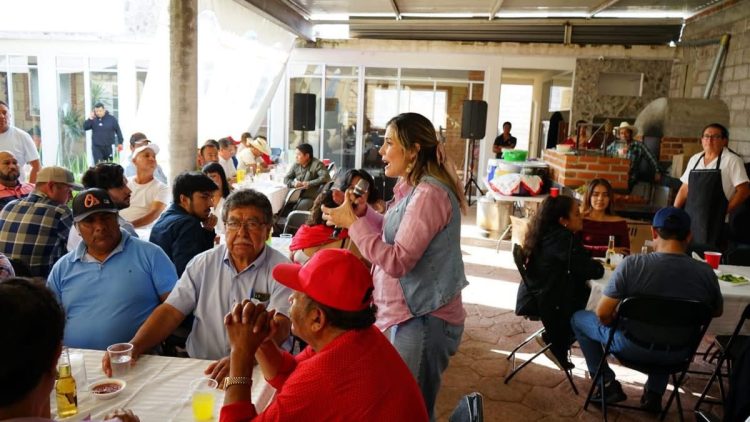 Diputada Brissa Arroyo escucha a militancia y liderazgos perredistas del Oriente Michoacano