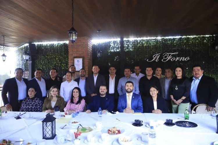 Alcaldes del PRD Michoacán se reúnen con el secretario de Gobierno