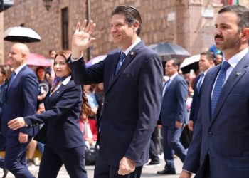 En Morelia, miles de familias disfrutaron con alegría y paz el desfile por la Independencia de México