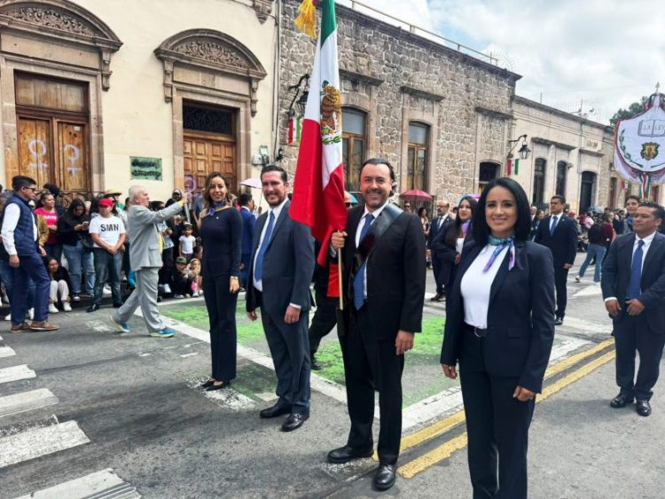 Refrenda Gilberto Morelos, su respeto y amor a los símbolos patrios