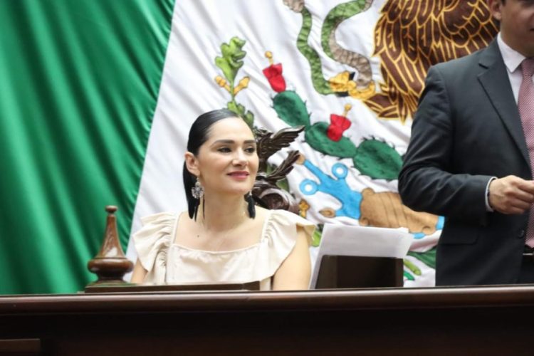 Destaca Diana Espinoza reformas en favor de la niñez y la educación en su primer año de trabajo