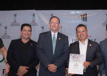 David Martínez Gowman rinde Informe de Actividades Legislativas