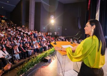 Araceli Saucedo reconoce trabajo de legisladores del PRD en Michoacán