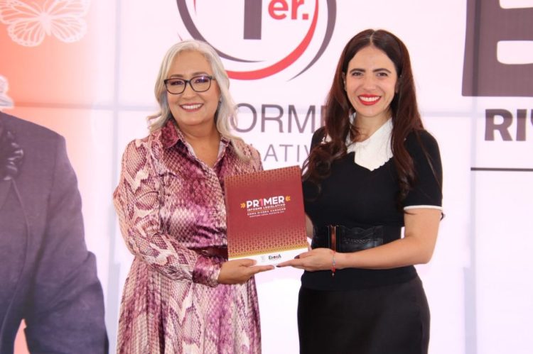 Emma Rivera rinde su primer informe legislativo en Zitácuaro