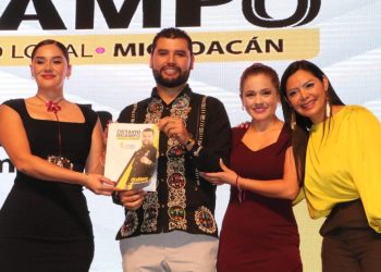 Octavio Ocampo presenta su primer informe en Zitácuaro