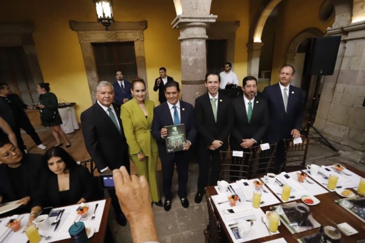 Entrega Grupo Parlamentario del PVEM Primer Informe de actividades legislativas