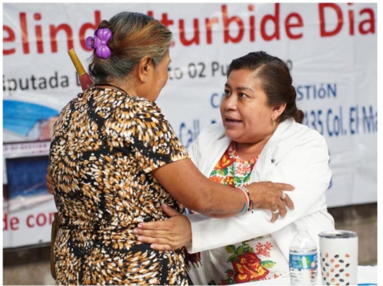 Atiende Belinda Iturbide necesidades de la población de su Distrito con caravanas médicas, jurídicas y gestoría