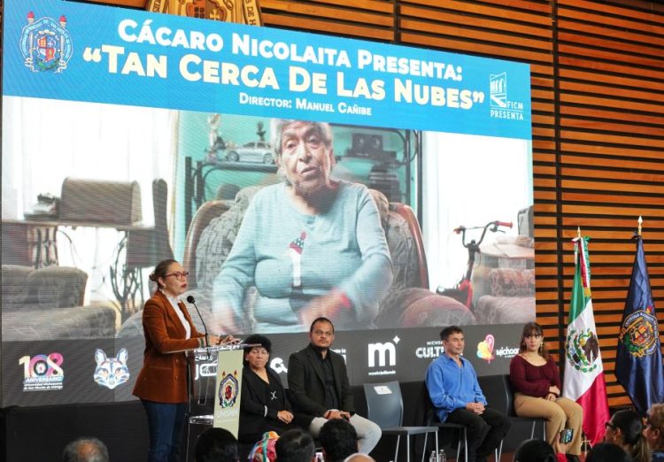 Asistió la rectora Yarabí Ávila a la inauguración del Programa Universitario “Cácaro Nicolaita”