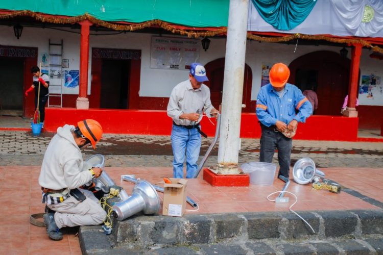 Dayana Pérez Mendoza impulsa rehabilitación de espacios públicos en Opopeo previo a la Feria de la Silla