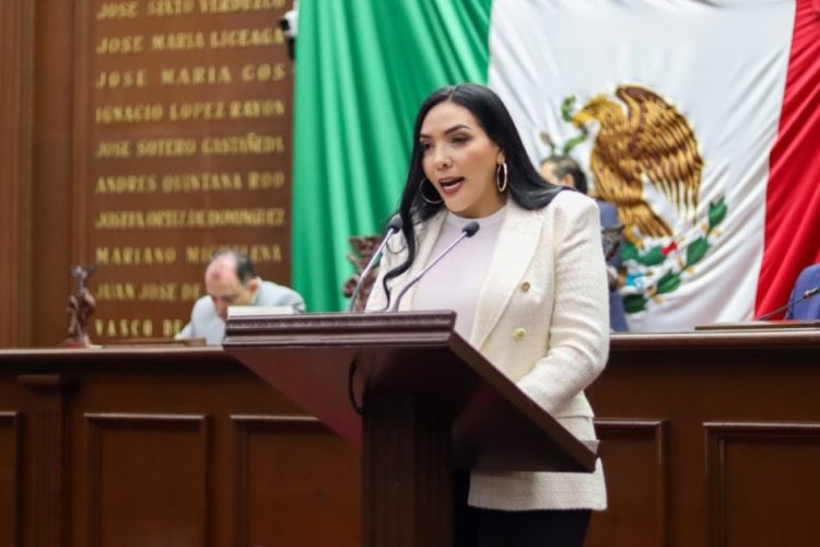 Adriana Campos Huirache exige justicia por asesinato de migrante michoacano y expresa solidaridad con su familia