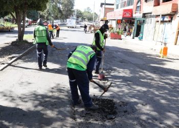 En distintos puntos, Gobierno de Morelia realiza acciones de bacheo y mantenimiento vial