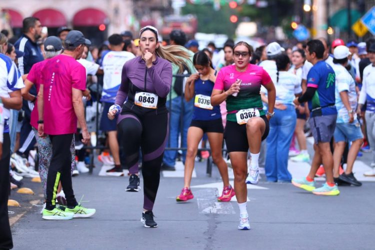 Mariana Castro y Eduardo Martínez, ganadores de Carrera Atlética Morelia Por la Patria 2025