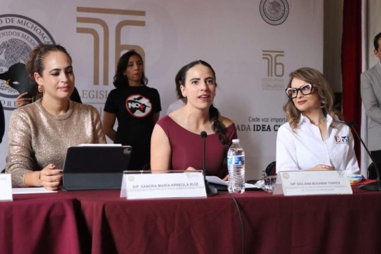 Llaman diputadas locales a respetar la Constitución en materia de prohibición de corridas de toros