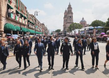 Espectacular desfile en honor a Morelos, corona el programa patrio en Morelia