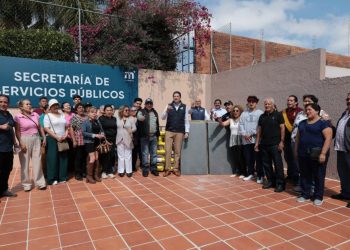 Entrega Alfonso Martínez material para mejorar área gastronómica de Mercado Independencia