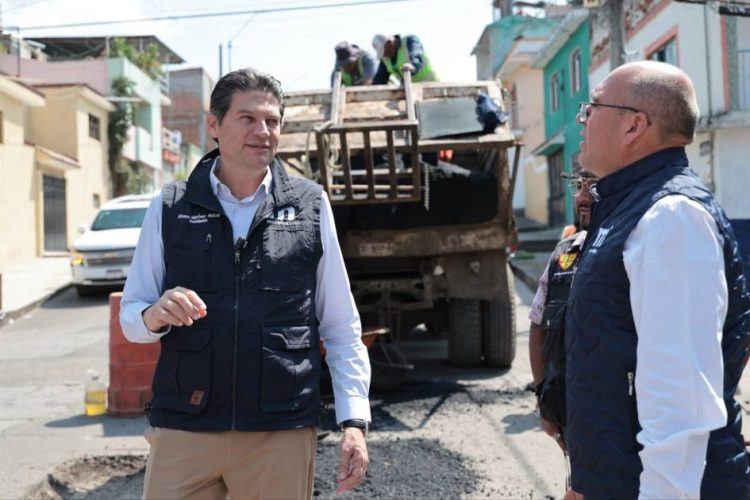 Brigadas de bacheo trabajan de forma permanente: Alfonso Martínez