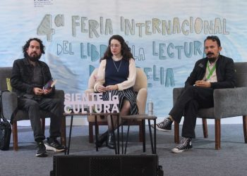 Andrea Chapela se presenta con gran audiencia en la FILLM