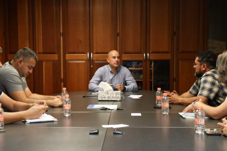 Adolfo Torres y Comité de la Central de Abastos avanzan en acuerdos para servicio de agua