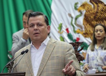 Así como piden una Palestina Libre, deberían exigir un Apatzingán libre de doble cuota: Memo Valencia