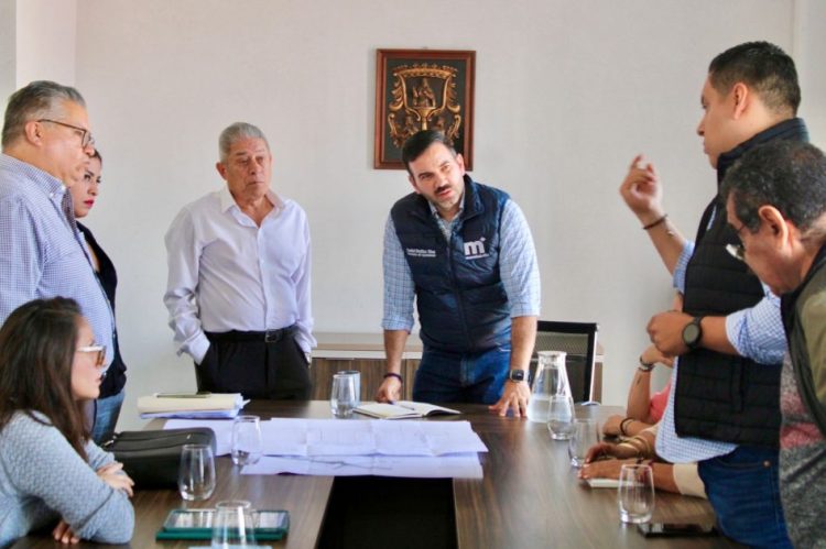 Yankel Benítez recibe a vecinos de Hacienda del Valle para avanzar en atención a solicitudes