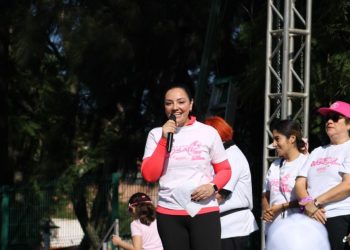 Realiza con éxito, Adriana Hernández, onceava Carrera Rosa
