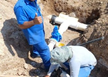 Conexión alterna en la colonia Ríos Mexicanos, mejorará el suministro de agua en la zona: Adolfo Torres