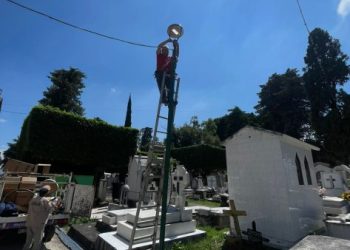 Gobierno de Morelia mejora iluminación en el Panteón Municipal