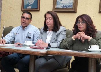 Tras largo rosario de promesas, sindicatos de salud y autoridades estatales acuerdan suspender paro laboral en Morelia