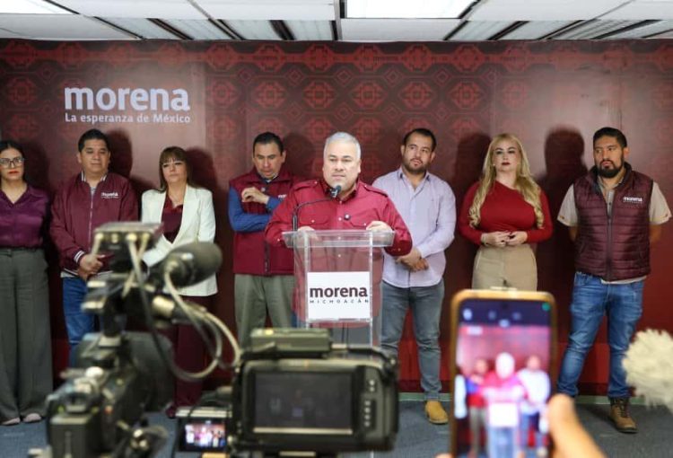 Morena acusa al PRI y PAN de lucrar políticamente con tragedias naturales