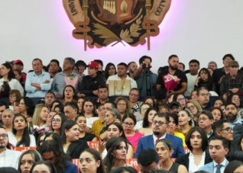 Orgullosamente reciben 481 estudiantes nicolaitas el Premio Padre de la Patria