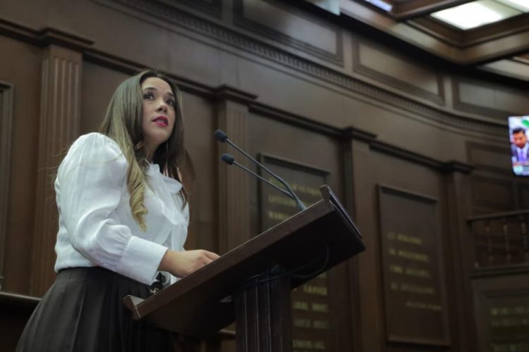 Propone Xóchitl Ruiz reforma al Código Familiar para agilizar trámites en casos de personas desaparecidas en Michoacán