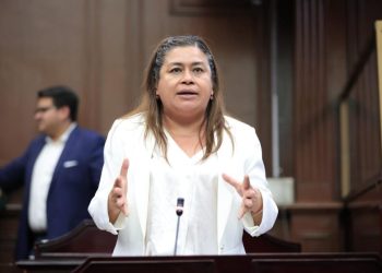 Exhorta Belinda Iturbide a prevenir el cáncer de mama en Michoacán