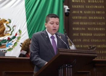 Propone Vicente Gómez normar exposición digital indebida de infancias y adolescentes