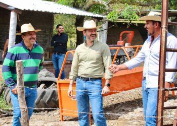 Ante líderes ejidatarios de Chiquimitío, Yankel Benítez destaca valor gastronómico y cultural del maíz