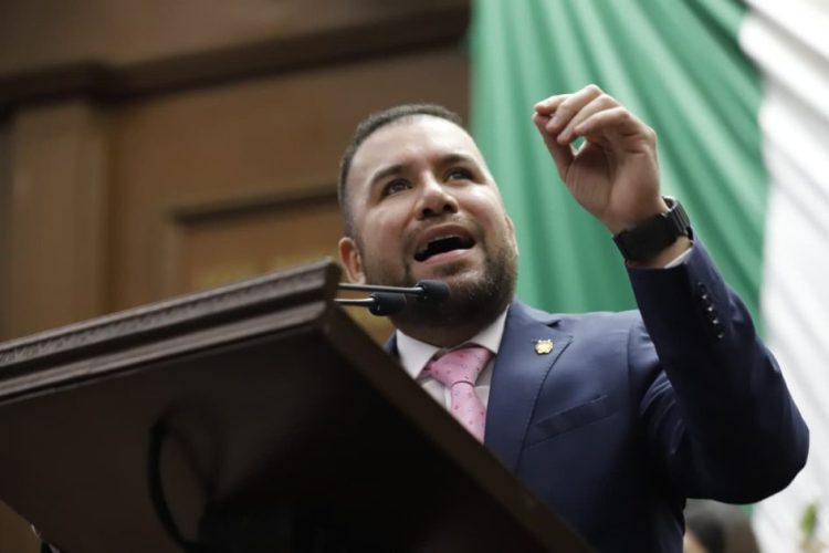 La democracia se fortalece al aprobar reforma para ser legislador en Michoacán desde los 18 años: Reyes Galindo