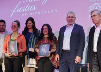 Se presenta el catálogo que inmortaliza riqueza de danzas y fiestas de Michoacán