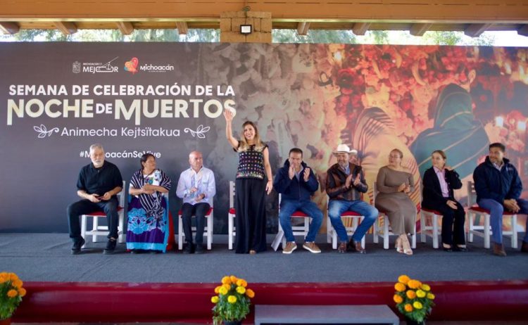 Promueve Dayana Pérez Mendoza la vocación turística de Salvador Escalante en la temporada del Festival de las Ánimas 2025