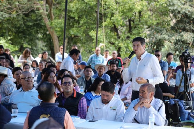 Promueve Alfonso Martínez la celebración de Día de Muertos en Tacámbaro