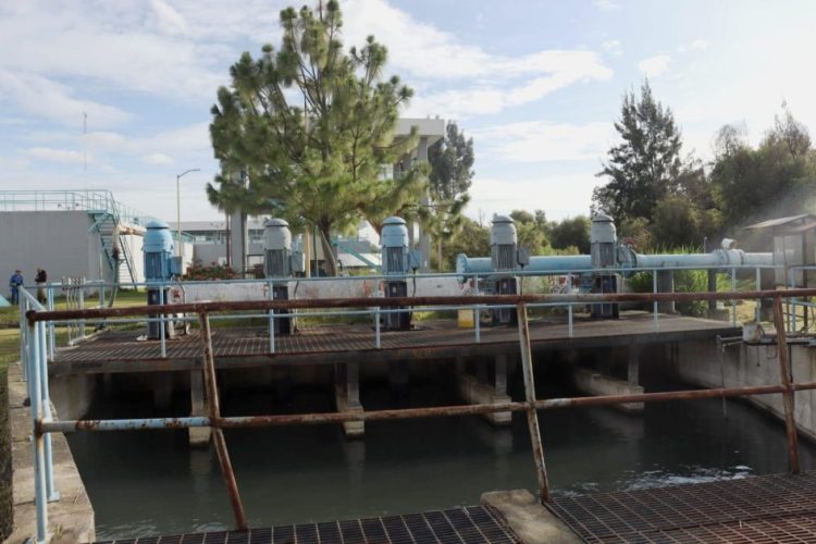 Ooapas realiza conexión de transformadores y mantenimiento en la planta potabilizadora La Mintzita