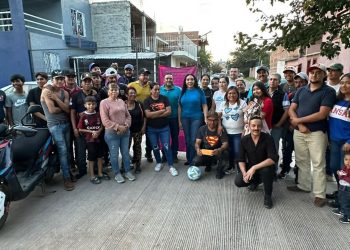 Adriana Campos escucha a deportistas en Jacona