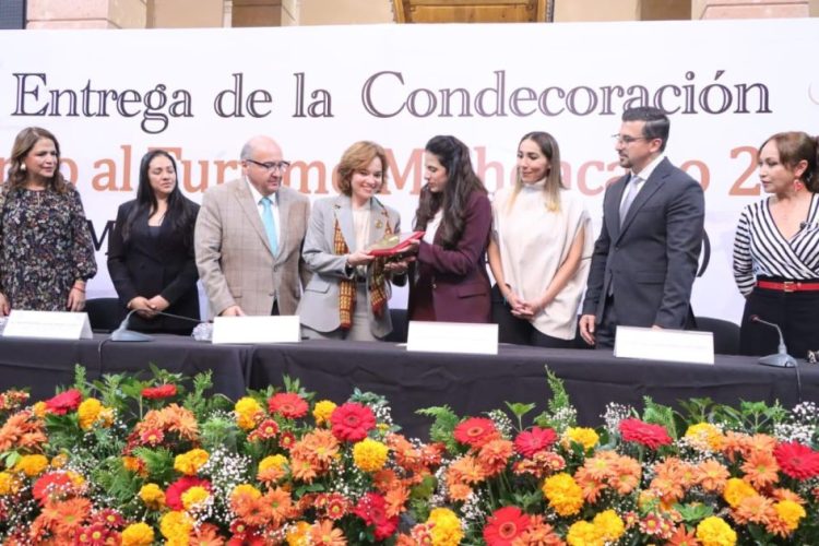 Entrega Congreso del Estado Condecoración “Mérito al Turismo Michoacano 2025” a Margarita Arriaga Pierres